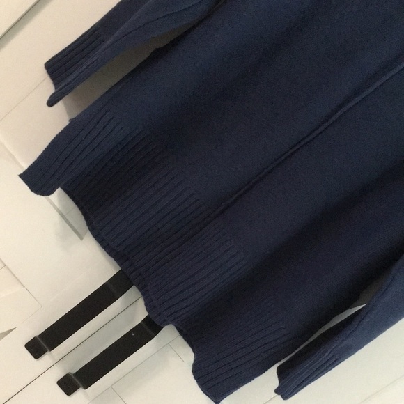 Fashion Merokeety Crewneck solid Navy blue knit pullover sweater. Medium - Picture 11 of 13